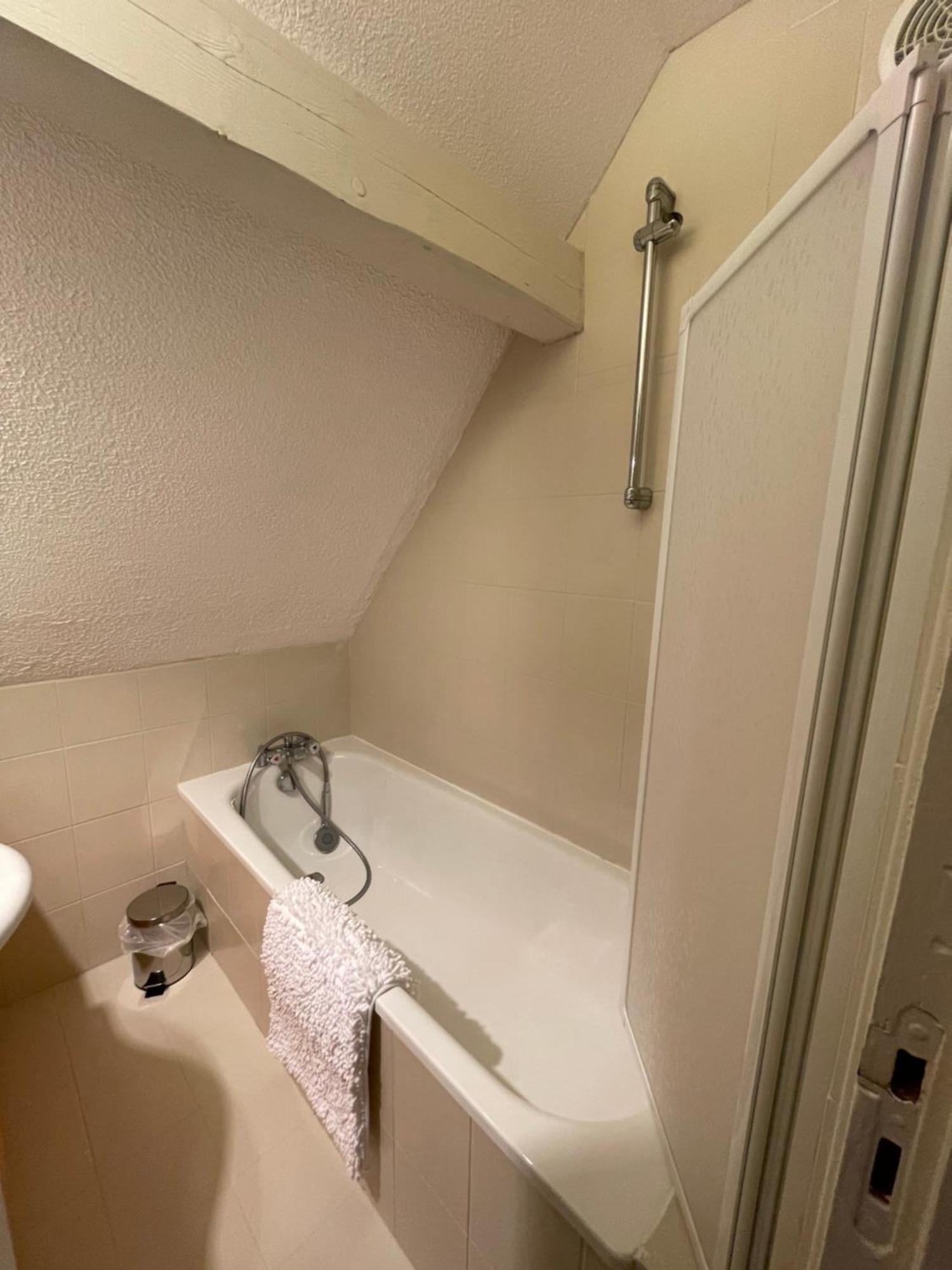 Fathala - Appartement Lumineux En Dernier Etage - Face A La Gare Routiere Sarrebourg Dış mekan fotoğraf